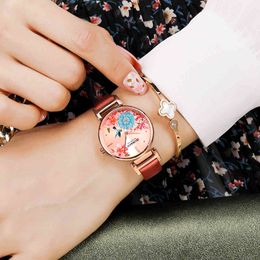 Curren Leather Women Watch 2019 Summer New Quartz Ladies Wristwatch Relojes Female Clock Fashion Flower Dial Reloj Mujer Q0524