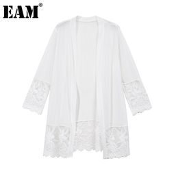 [EAM] Loose Fit White Lace Thin Big Size Jacket V-collar Three-quarter Sleeve Women Coat Fashion Spring Summer 1DD8695 21512