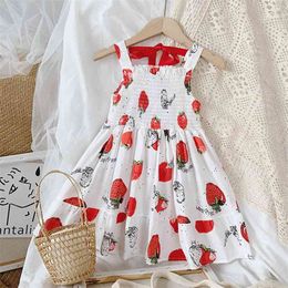 Girls Sling Dress Sleeveless Strawberry Print Dresses Summer Girl Clothes Casual Toddler For 2-6Y 210528