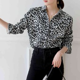 Blouse Women Leopard print Sexy Temperament fashion Blusas Long Sleeve Shirt Loose top female Clothes 907i 210420