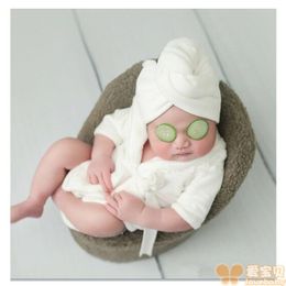 New Baby Bathrobes Bath Towel Solid Color Warm Baby Hooded Robe With Belt Newborn Photography Props Baby Photo Shoot Accessories 2505 Q2