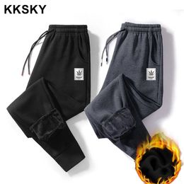 KKSKY Pantaloni sportivi caldi da uomo Pantaloni spessi in cotone Pantaloni oversize invernali Abbigliamento uomo Streetwear Pantaloni sportivi moda 8XL 211112