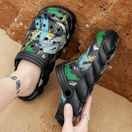 2022 New Graffiti EVA Clogs For Men Beach Sandals Slides Light-Weighted Garden Shoes Bathroom Quick-Dry Soft Breathable