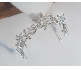 Hair Clips & Barrettes Wedding Bridal Accessories Princess Crown For Women Elegant Floral Tiaras Hoop Fashion Rhinestones Crystal Headdress
