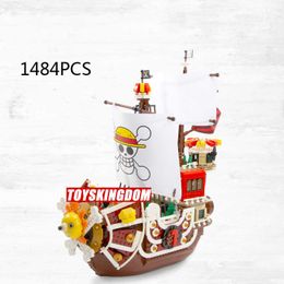 Monkey D Luffy Zoro Sanji Chopper Nami Usopp Franky Doflamingo figure block anime one piece Thousand Sunny pirate ship brick toy Q0723