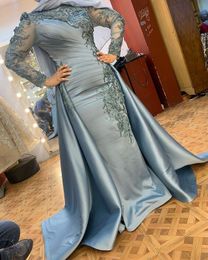 2022 Light Blue Muslim Evening Dresses Wear Arabic Lace Appliques Crystal Beads Zipper Back Formal Party Dress Prom Gowns Mermaid Floor Length Long Sleeves