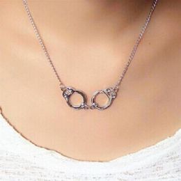 couples handcuffs UK - Pendant Necklaces Simple Trendy Handcuffs Necklace Couple Pendants Metal Gold Choker For Lover Friendship Friends Gifts