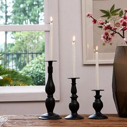 Candle Holders European Classical Candlestick Black White Iron Holder Wedding Western Food Decoration Bougeoir Home Decor WT5ZT