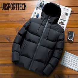 Quality Mens Parka Winter Jacket Men Cotton Padded Puffer Jackets Men Fashion Top Zipper Up Solid Color Outerwear Coats 211104