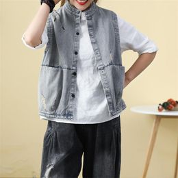 Spring Summer Arts Style Women Loose Casual Vest Jacket Single Breasted Cotton Denim Vintag Hole Coat Plus Size S749 210512