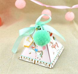 2021 New Candy Boxes Wedding Favour Holder With Ribbon And Tag Carousel Pyramid Tip Sugar Box Baby Shower Party Decoration Hot Selling