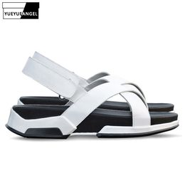 Design italiano nuovi uomini estivi per il tempo libero cinturini sandali moda piattaforma spessa pantofole da spiaggia in vera pelle scarpe casual uomo K810