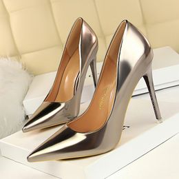 2021 Sexy Ladies High Heels Women Shoes Pointe Super High Heel Woman Party Shoes Fashion Pumps Black Gold Silver TB076