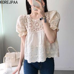 Korejpaa Women Shirt Summer Girls French Sweet Round Neck Hollow Embroidery Stitching Design Loose Puff Sleeve Doll Blouses 210526