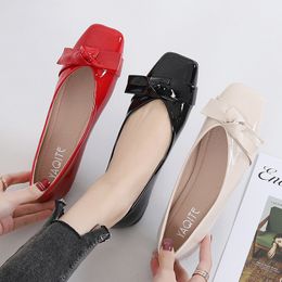 Lolita 2022 Ballet Flats Shoes Women Spring Fashion Ballerina Shoes Square Toe Metal Butterfly Knot Patent Leather Loafter Shoes Women