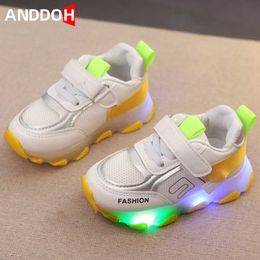 Size 21-30 Children LED Light Up Shoes Boys Girls Kids Luminous Sport Mesh Sneakers Baby Casual Glowing Toddler Shoes tenis bebe G1025