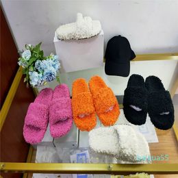 Designers Women Slippers Wool Slide Winter fur Fluffy Furry letters Sandals Warm Slides Fuzzy Girl Flip Flop black white