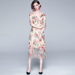 Women Summer Retro Flower Embroidery Lace Dress Ladies Temperament O Neck Three Quarter Sleeve Mid-Calf Sheath Dress 210514