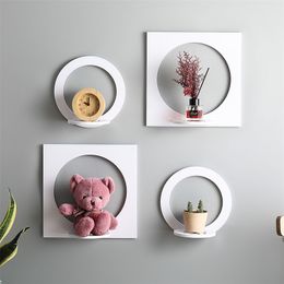 4Pcs Round love Shelves Wall Shelf White PVC density Display Storage Rack Room Organiser Ornament Holder Home Decoration nice 211112