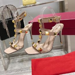 Классические мода слайды сандалии леди летние сандалии дизайнер металлические пряжки большой размер кожа толщиной нижний на высоком каблуке женская обувь Bagshoe1978 00032
