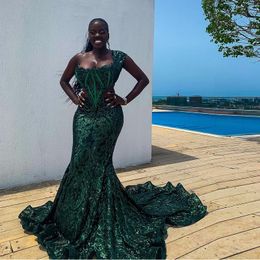 Luxury Mermaid Evening Dresses One Shoulder Glitter Sequins Full Appliqued Lace Green Celebrity Gown Plus Size Womens Speical Occasion Wears Robe De Mariée