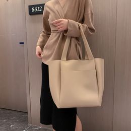 Classic Ladies Bag Large Capacity Shoulder Handbags High Quality PU Leather Purse Handbag Women All-match Bags Holiday Gift