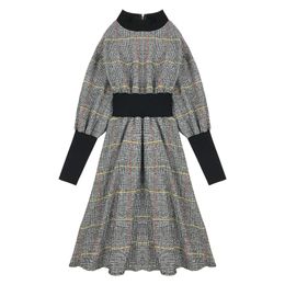 Vintage Tweed Plaid Black Khaki Stand Collar Midi Dress Autumn Winter Elegant Puff Sleeve D0863 Back Zipper 210514