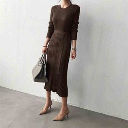 Women Elegant Sweater Dress Autumn Winter Slim With Blet Bandage Knitted es Ladies Solid Casual Long Robe 210525