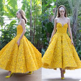 Spring Yellow A Line Evening Dresses 3D Floral Appliqued Lace Sweetheart Sleeveless Prom Pageant Gown Robe De Mariée Knee Length Customize Formal Party Gowns