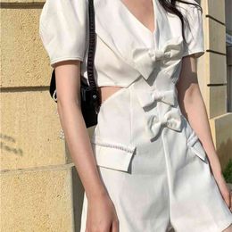 Sexy Playsuit Women White Short Puff Sleeve Jumpsuit Bow Patch Backless Bodysuit Summer Wide Leg Rompers Jumpsuits 210519