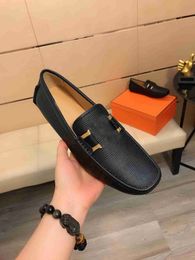 Luxury Brand Mens Dress Loafer Shoes Italian Cowhide and Metal Clasp Gommino Driving Slip-On Party Wedding Casual Office Walk Size 38-44