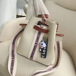 HBP New Wave Korean Version of The Fashion Ladies Broadband Contrastic Water Bucket Bag Wild Card Pass Pendant Women's Shoulder Bags Handbag