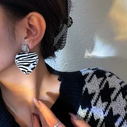 Fashion Zebra stripes Heart Acrylic Earrings For Women Personality Temperament Statement New Earings Jewellery Wholesale Black