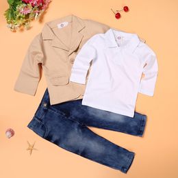ملابس الأطفال مجموعات الخريف طفل رضيع مجموعات من الملابس الصبي بدلة الأطفال ملابس خارجية / معطف + قمصان + جينز 3 قطع. تعيين 183 z2.
