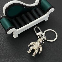 Designer V Letter Spaceman Key Ring Letter High Quality Metal Key Chain Accessories Unisex Silver Classic Robot Pendant Car Keychain No Box
