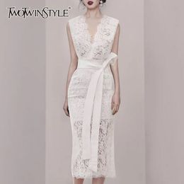 TWOTWINSTYLE Sexy Party White Dress For Women V Neck Sleeveless Lace Up Patchwork Lace Midi Dresses Female Summer Fashion 210517