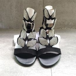 2021 Designer Women Sandals Fashion Flat Slipper Summer Bottom Butterfly with Rhinestone outdoor Casual Shoes Ladies Flip Flops 35-43 W11