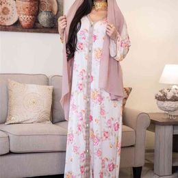jalabiya dresses Canada - Eid Ramadan Hijab Dress for Women White Ethnic Floral Jalabiya Dubai Oman Arabic Muslim V Neck Long Sleeve Islamic Clothing 210517