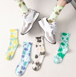 Tie-dye socks street trend high-top tide socks men women solid color cotton basketball men socks skateboard