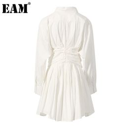 [EAM] Women White Back Pleated Temperament Shirt Dress Lapel Long Sleeve Loose Fit Fashion Spring Autumn 1DD8074 210512