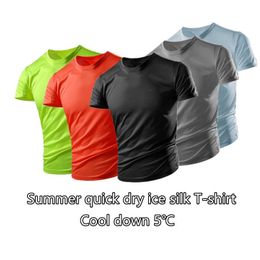 The Men's Ice Silk short-sleeved T-shirt Summer Quick-drying Clothes Solid Color No Trace Breathable Plus Size Sportswear 210629