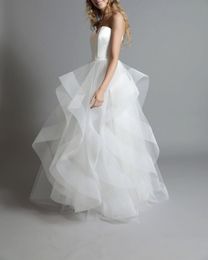 2021 Einfache weiße Brautkleider, A-Linie, Sweethraet-Rüschen, bodenlange Brautkleider Robe De Mariée