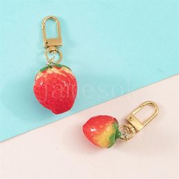 designer Strawberry Keychain Party Favour Gilrs Women Cute Creative Simulation Food Fairy Bag Pendant Lock Key Chain DD095