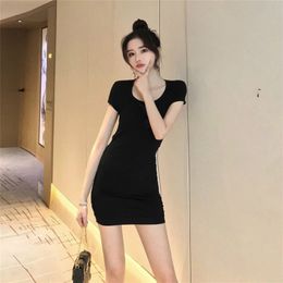Careful machine backless hollow bottoming sexy fashion Korean wild bag hip short sleeve dress women 210416