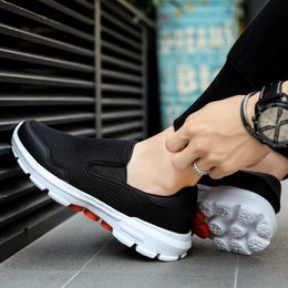 2021 Men Women Running Shoes Black Blue Grey fashion mens Trainers Breathable Sports Sneakers Size 37-45 wg
