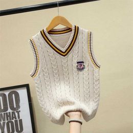 Argyle Cotton Knitted Pullover Boy's V-neck Sweater Vest Kid Waistcoat School Girl Winter Sleeveless Sweaters for 10 11 12 Years 211104