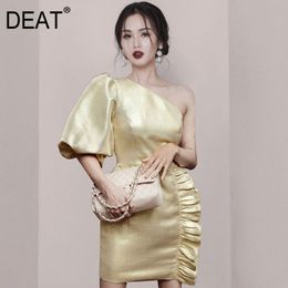 DEAT Women Yellow Asymmetrical Patchwork Folds Dress New Diagonal Collar Short Puff Sleeve Slim Fashion Tide Summer 7E0044 210428
