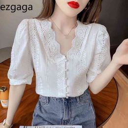 Ezgaga Korean Fashion Embroidery Floral Blouse Women Short Sleeve Hollow Out V-Neck Loose Chiffon Patchwork Shirts Lady Chic 210430