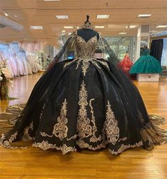 -Black Gold Puffy Princess Quinceanera Kleider mit Kap Luxus Sparkly Applique Perlen Lace-up Korsett Vestidos de 15 Años