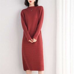 High Quality Sweater Dress for Women Knee-length Solid Color O-Neck Pullover Thick Autumn and Winter Brief Red Pink Black 211206